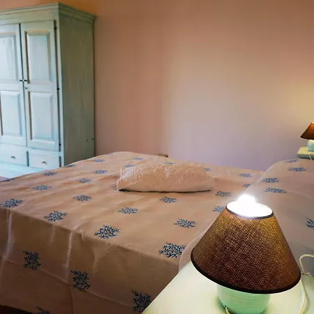 La Corte Degli Ulivi - Rurale 3* 特雷斯努拉吉斯