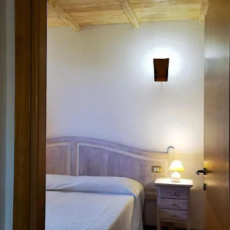 מלון La Corte Degli Ulivi - Rurale 3*