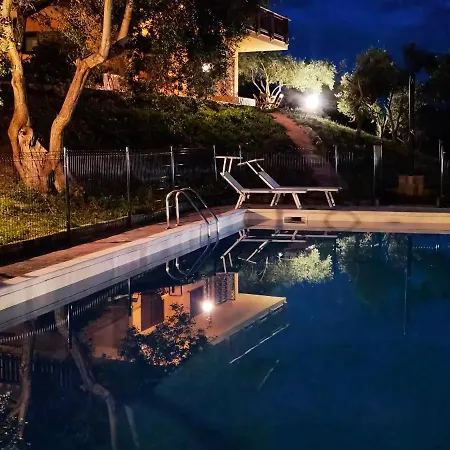 Hotell La Corte Degli Ulivi - Rurale Tresnuraghes