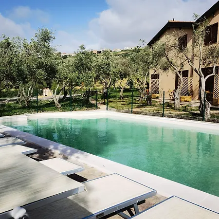 מלון La Corte Degli Ulivi - Rurale 3*